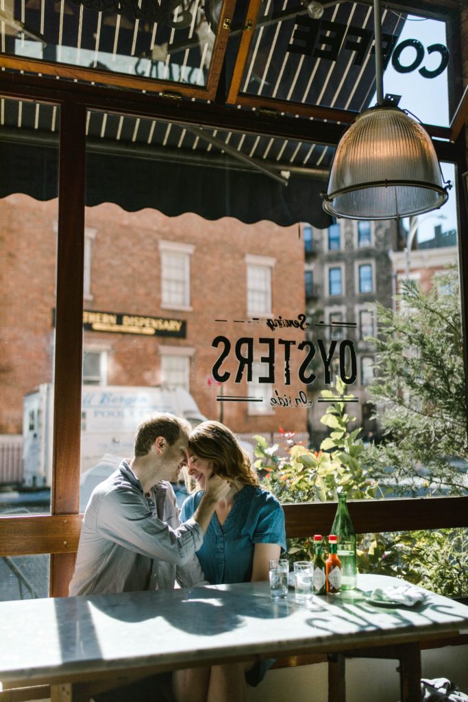 couple eating at nyc restaurant