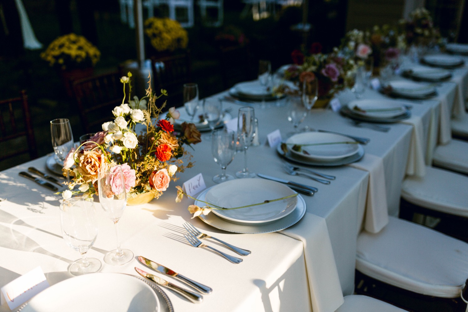 outdoor table setting luxurious backyard wedding